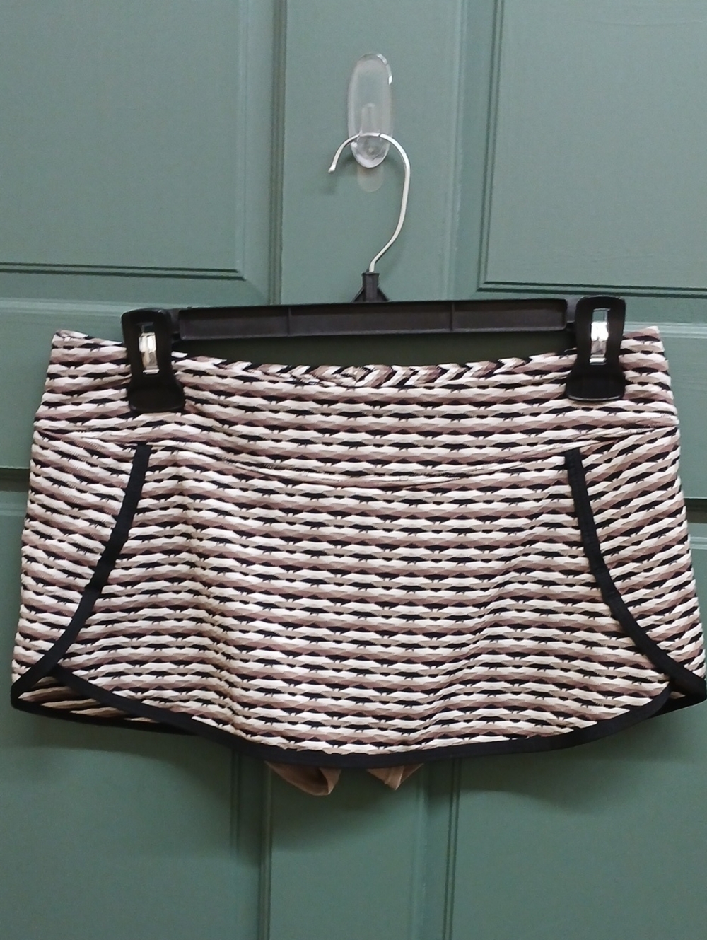 Athleta Black and Cream Striped Swim Mini Skirt Skort Size Extra Small